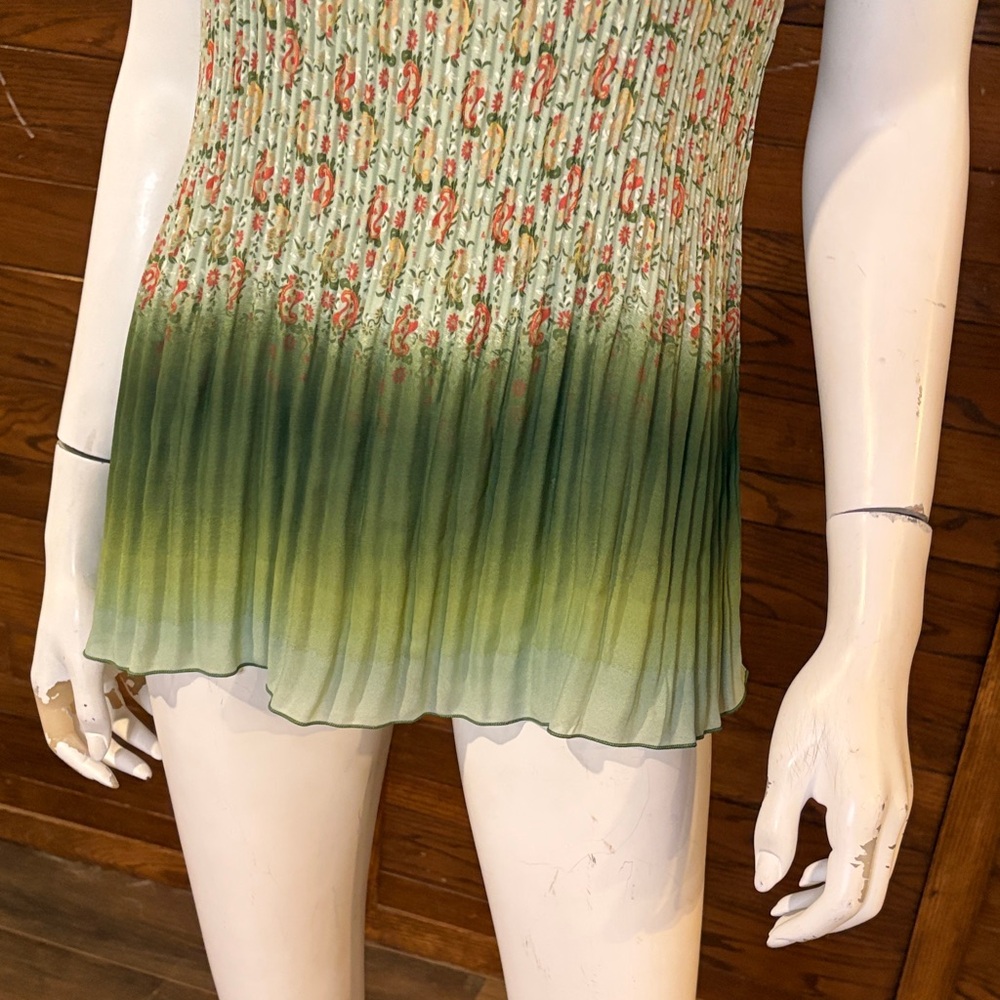 Elegant Green Ombre Women's Blouse - Picture 2 of 5